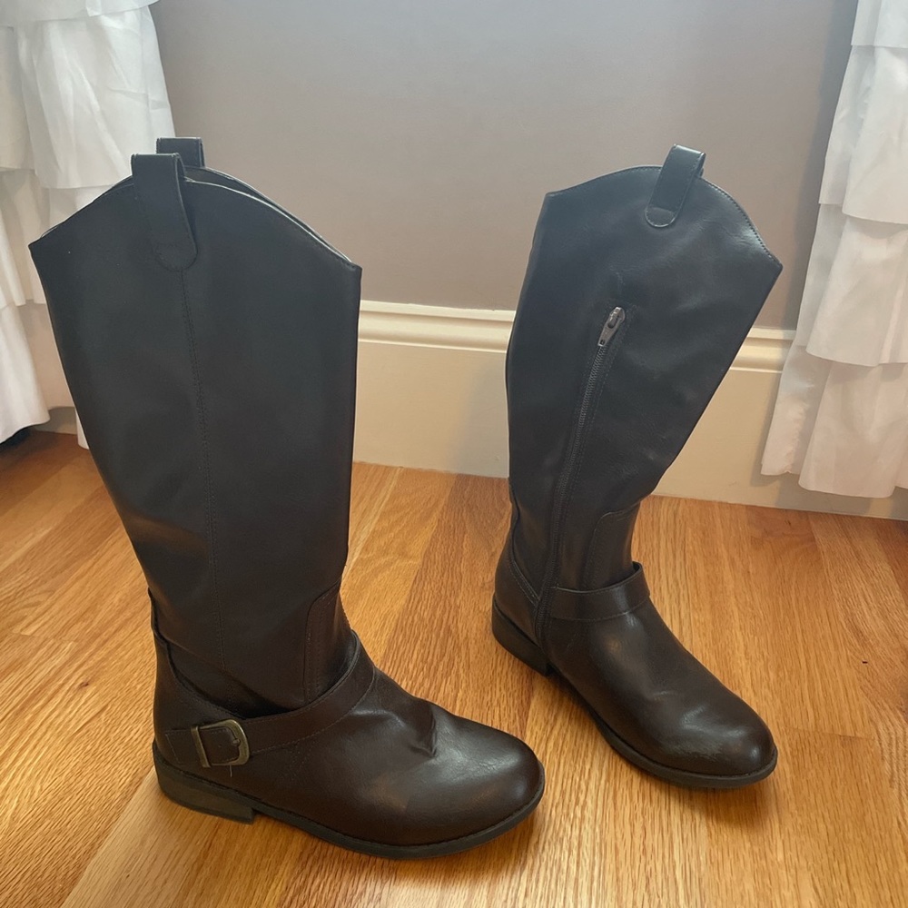 Riding boots